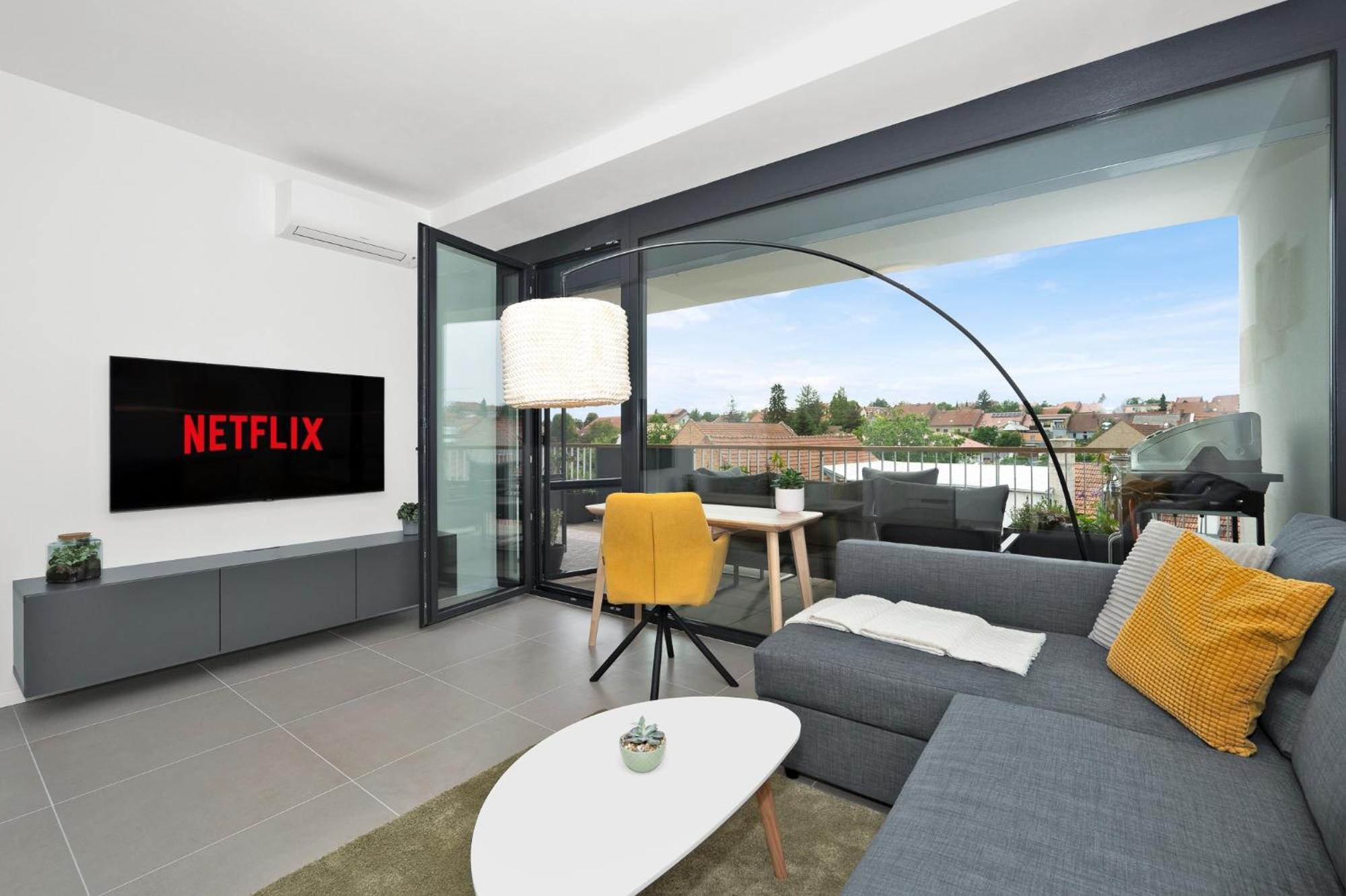 Fully Equipped Apartments With Terraces, Free Garage Parking, Netflix & Ac - By Apartmany Slapanice Cz Ngoại thất bức ảnh