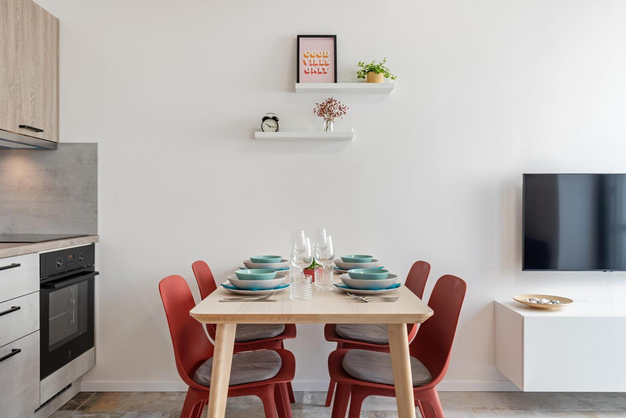Fully Equipped Apartments With Terraces, Free Garage Parking, Netflix & Ac - By Apartmany Slapanice Cz Ngoại thất bức ảnh